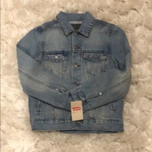 NEW LEVIS women’s denim jacket